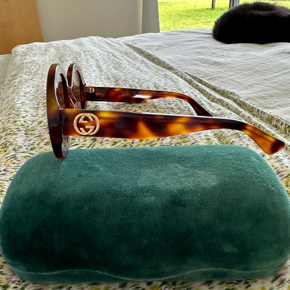 Gucci round sunglasses